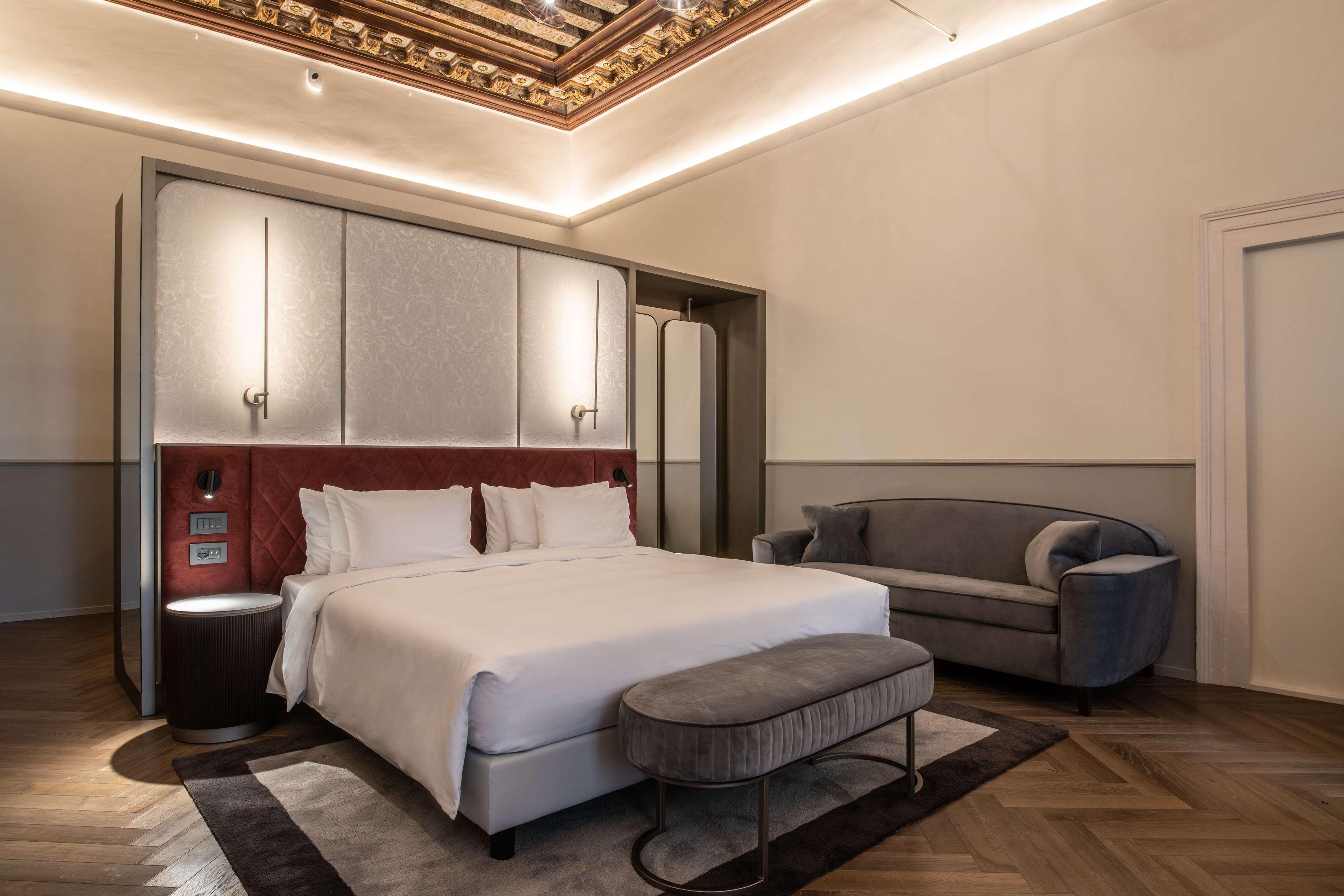 Radisson Collection Hotel, Palazzo Nani ונציה מראה חיצוני תמונה A bedroom at the hotel