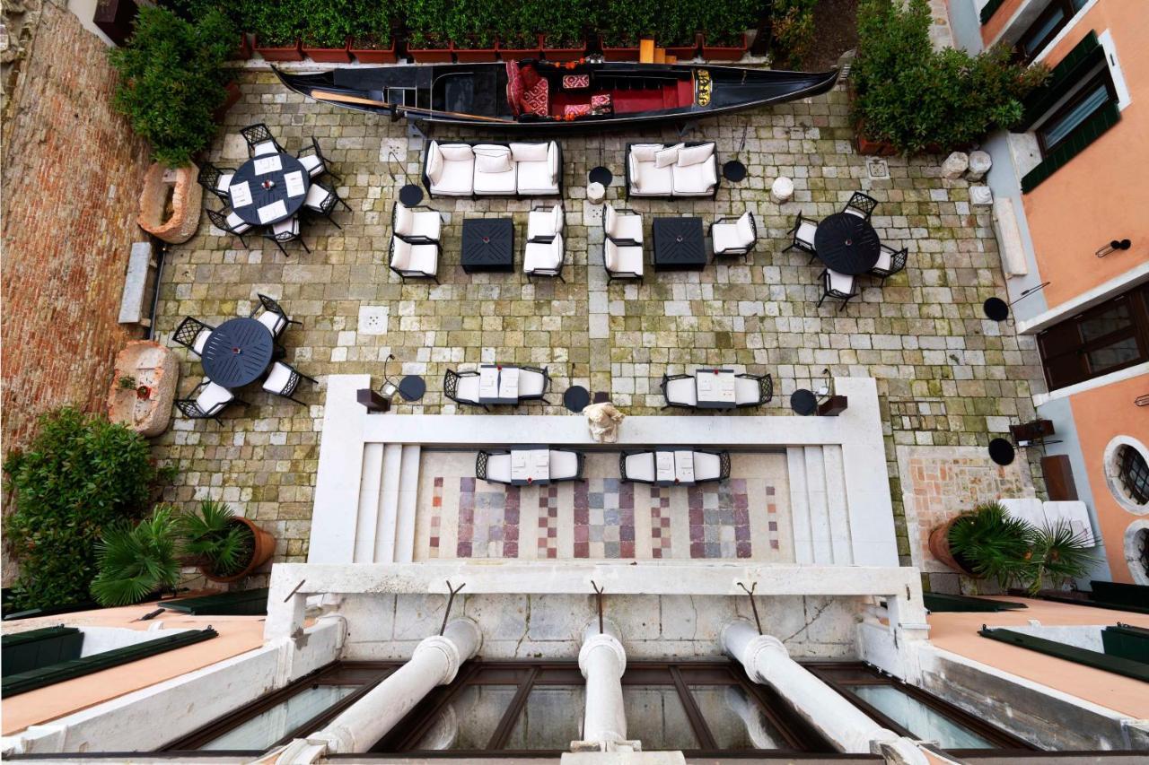 Radisson Collection Hotel, Palazzo Nani ונציה מראה חיצוני תמונה The courtyard of the hotel