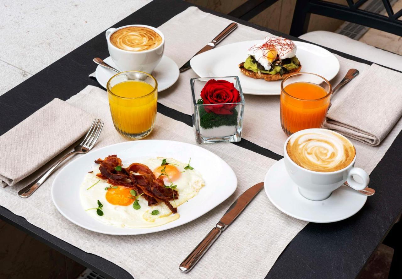 Radisson Collection Hotel, Palazzo Nani ונציה מראה חיצוני תמונה A breakfast at the hotel