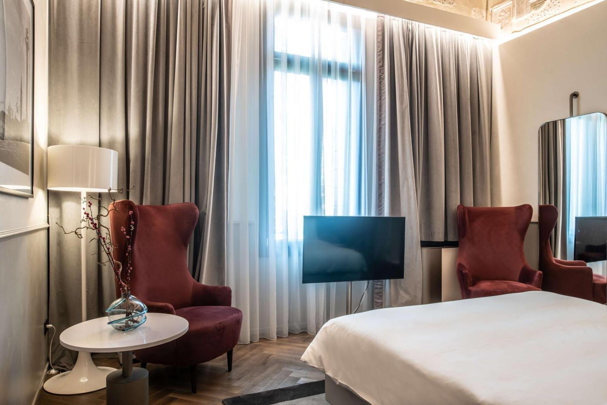 Radisson Collection Hotel, Palazzo Nani ונציה מראה חיצוני תמונה A room at the hotel