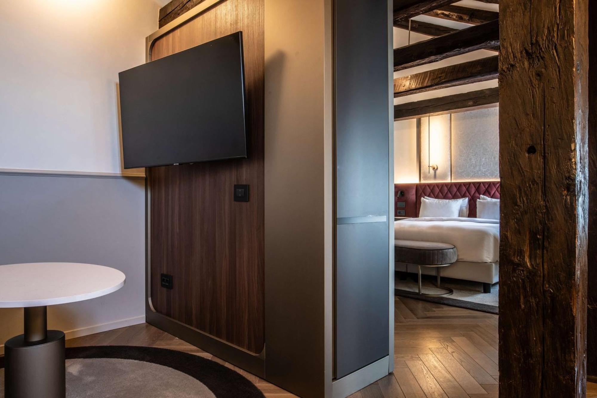 Radisson Collection Hotel, Palazzo Nani ונציה מראה חיצוני תמונה A room at the hotel