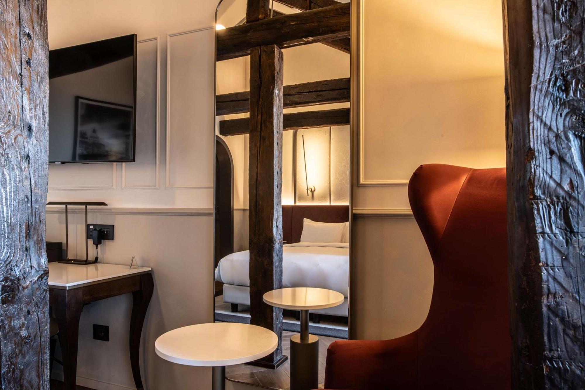 Radisson Collection Hotel, Palazzo Nani ונציה מראה חיצוני תמונה A room at the hotel